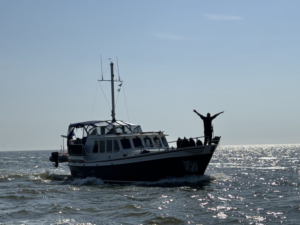 Exclusieve boottocht met Varen met Steven op het water bij Sneek